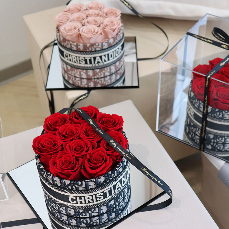 Amazon Hot Selling Forever Rose Preserved Flowers in Clear Acrylic Box for Wedding Home Decoration