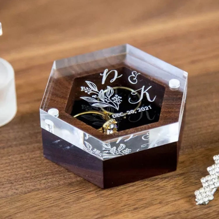 Custom Hexagon Wooden Ring Box Magnetic Wood Box with Acrylic Lid Proposal Ring Bearer Box for Wedding Gift