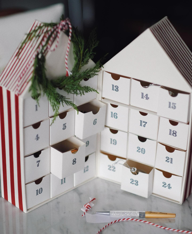 Custom House Shaped Surprise Calendar Box Gel Nail Polish Set Storage Box with 24 Drawer Compartments Advent Calendar Beauty Box