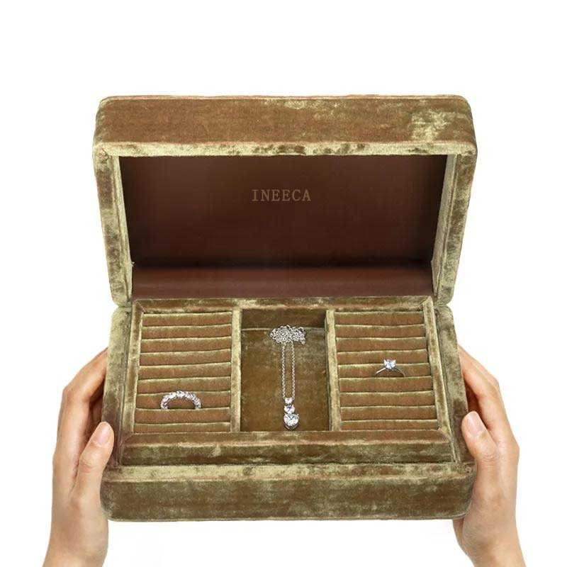 velvet jewelry box (23)