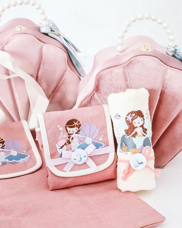 Seashell Pink Gift Boxes Princess Baby Memory Towel Candy Box Packaging Pearl Handle Velvet Mom Child Clothing Suitcase Gift Box