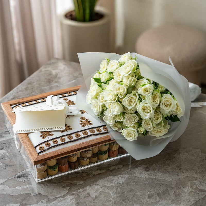 Transparent Acrylic Mbroidered Candy Chocolate Dates Box with Dividers