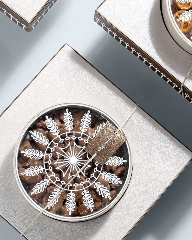 Leather Dessert Food Candy Packaging Box Custom Sequin Embroidery Transparent Ramadan Birthday Cake Macaron Chocolate Gift Box
