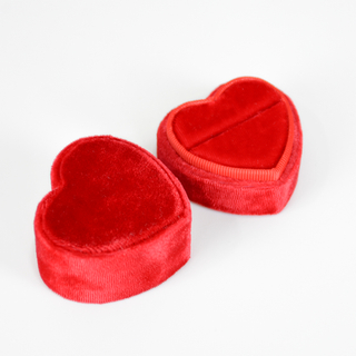 Luxury Heart Shaped Velvet Wedding Ring Display Box