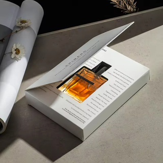 Custom Exquisite Elegant Perfume Bottle Storage Box White Rigid Magnetic Closure Book Style Scent Gift Box