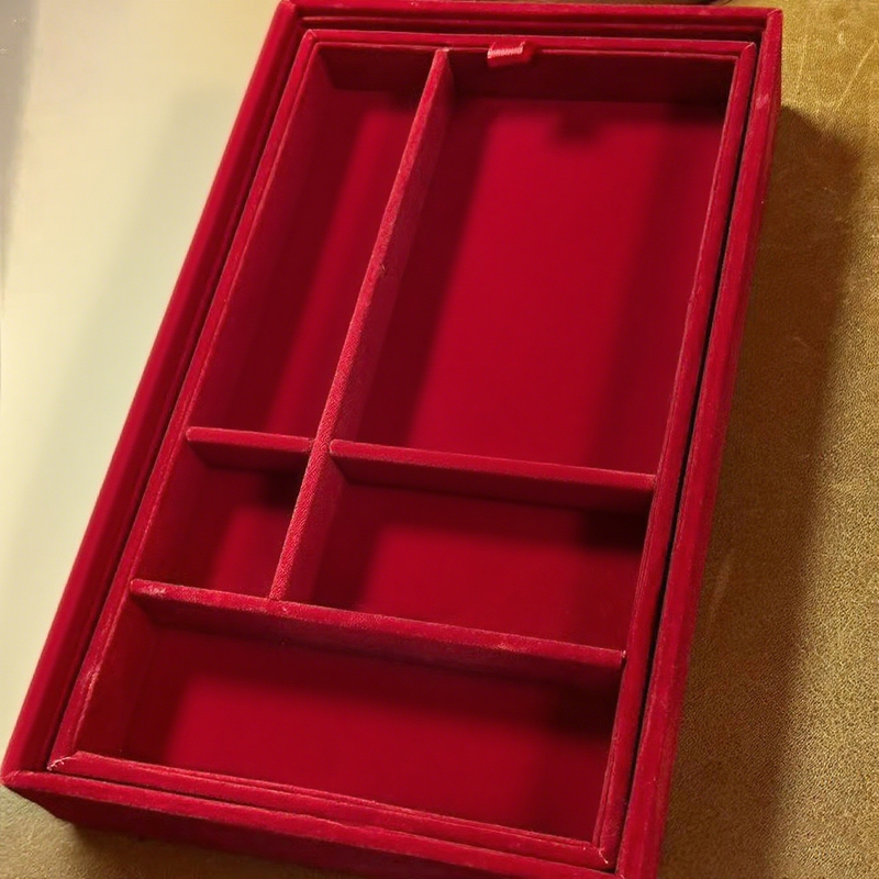 Custom Logo Red Velvet Magnetic Flap Skincare Lip Gloss Packaging Boxes Empty Makeup Cosmetic Organizer Storage Box with Mirror