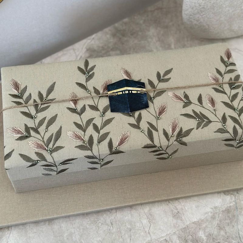 Luxury Leaves Embroidery Empty Food Chocolate Candy Box Square Flip Packaging Linen Decoration Dessert Dates Ramadan Gift Box