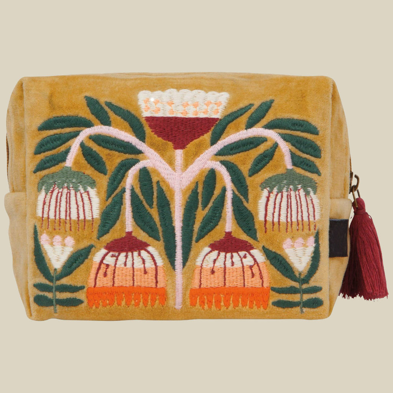 Pink Tassel Embroidered Pouch Custom Jewelry Packaging Storage Bag Skincare Cosmetic Makeup Bag 