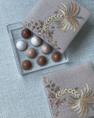Hand Fabric Dessert Box with Embroidery Lid Luxury Empty Ramadan Wedding Chocolate Cake Box Wedding Macaron Candy Box 