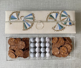Sequin Acrylic Embroidery Box Custom Fan-shaped Food Window Box Chocolate Bead Candy Ramadan Birthday Cake Gift Box Packaging
