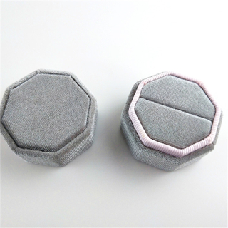 Custom new style luxury octagonal wedding ring velvet flannelette packaging in EECA