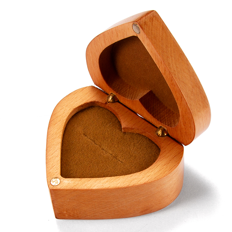 Luxury Portable Creative Wooden Heart Shaped Square Engagement Ring Earrings Jewelry Storage Box Supports Customization