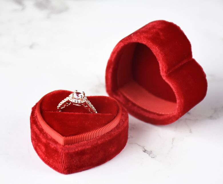 High End Logo Color Printing Vintage Heart Shape Suede Ring Jewelry Gift Box Packing Velvet Ring Earings Necklace Display Box
