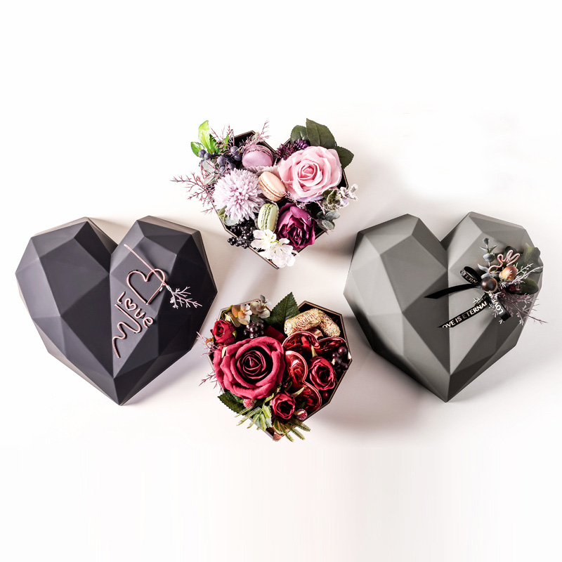 Exquisite High-End Heart Acrylic Valentine's Day Rose Flower Gift Box Empty Rigid Box for Present Packaging