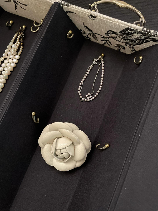 Antique Jewelry Box Fabric Bracelet Brooch Gift Box with Logo Travel Flower Bird Painting Jewelry Box for Necklace And Earrings