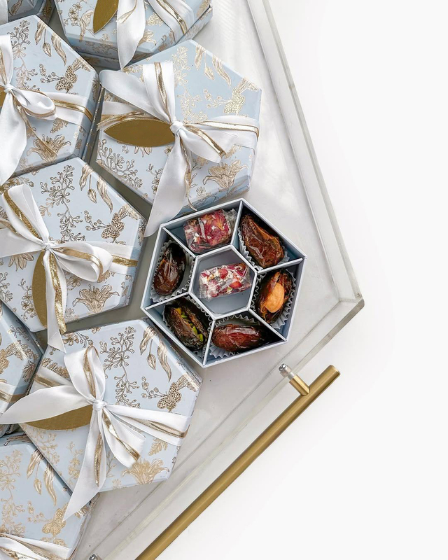 Acrylic Tray Chocolate Candy Dates Box Gift Box with Ribbon