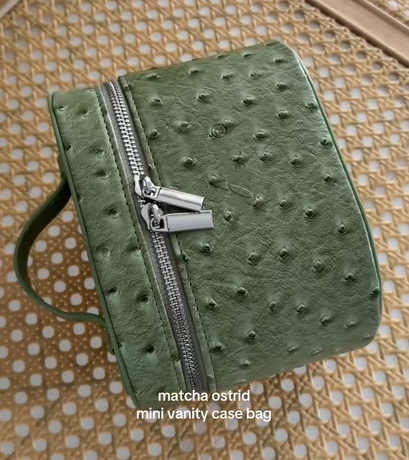 makeup bag 6.png