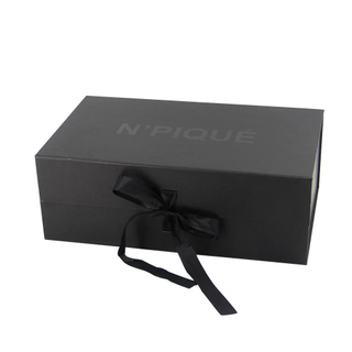 Simple Magnetic Closure Paper Collapsible Gift Packaging Boxes for Christmas Mothers Day Fathers Day Graduations Weddings Gift