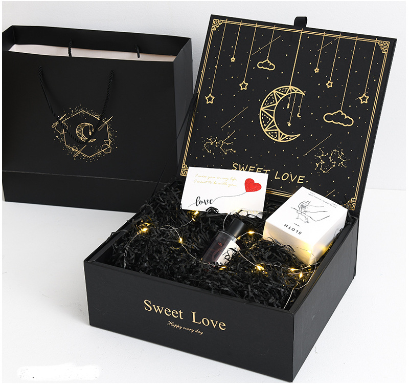 Wholesale Custom Black Paper Folding Valentine‘s Day Cosmetic Chocolate Clothing Gift Packaging Box with Gold Stamping Logo