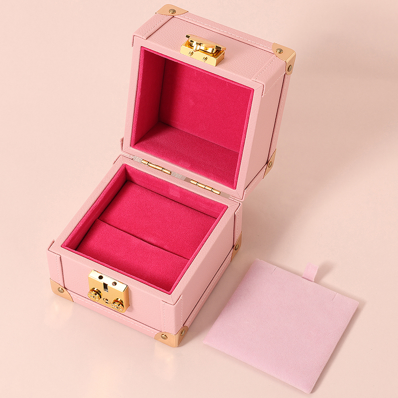 Wholesale Luxury Pink Pu Leather Girls Ring Earring Necklace Jewelry Organizer Case Gift Packaging Box With Lock And Inner Slots