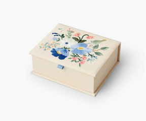 Flip Top Floral Embroidery Box Antique Books Jewelry Mementos Box Wedding Invitation Embroidered Fabric Floral Box