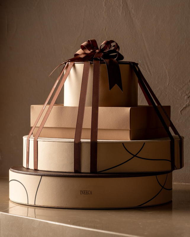 Oval Chocolate Box paper food packaging box custom round leather ramadan birthday cake chocolate gift boxes with ribbon