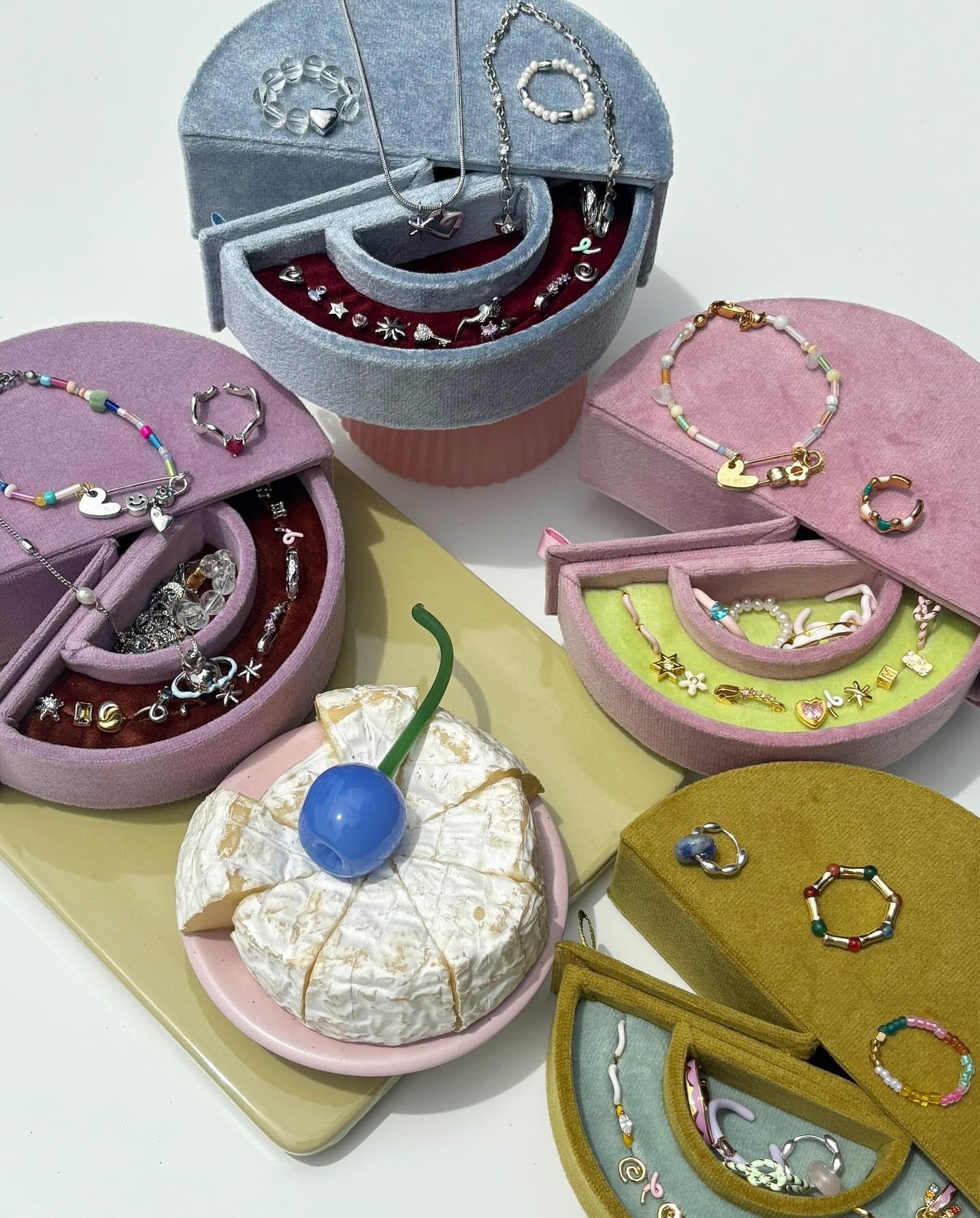 velvet jewelry box 7