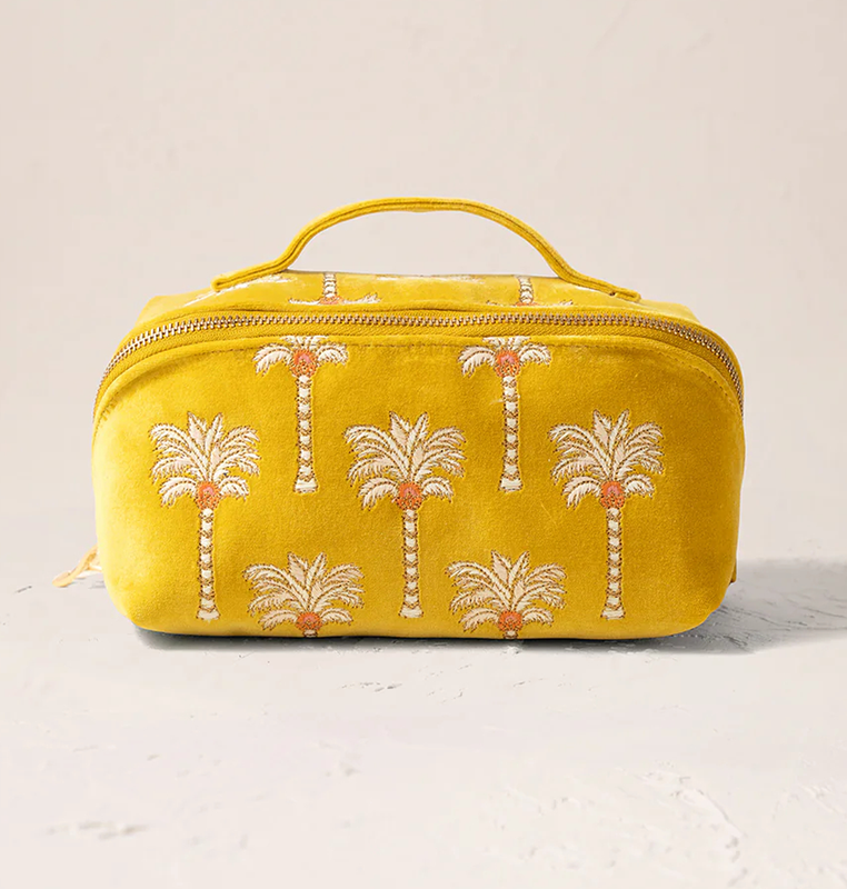 Personalized Soft Velvet Cosmetic Pouch Bags Organizer Skincare Toiletries Bag with Logo Plant Embroidery Patterns Makeup Bag