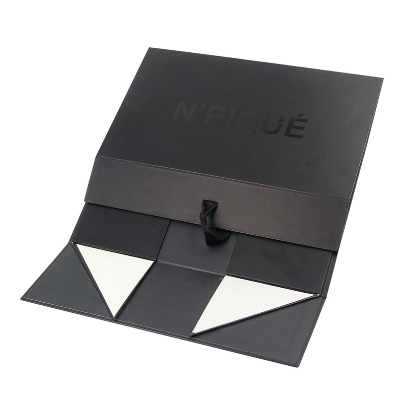 Simple Magnetic Closure Paper Collapsible Gift Packaging Boxes for Christmas Mothers Day Fathers Day Graduations Weddings Gift