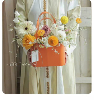 New Oval Leather Holding Bucket Christmas Flower Gift Box Round Portable Leather Basket Flower Arrangement Bucket Hand Gift Bag
