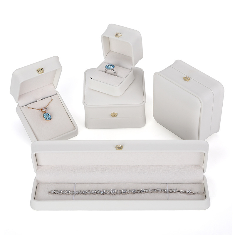 Wholesale Jewelry Packaging Box Luxury Necklace Bracelet Ring Promotion Jewelry Case PU Gift Jewelry Box