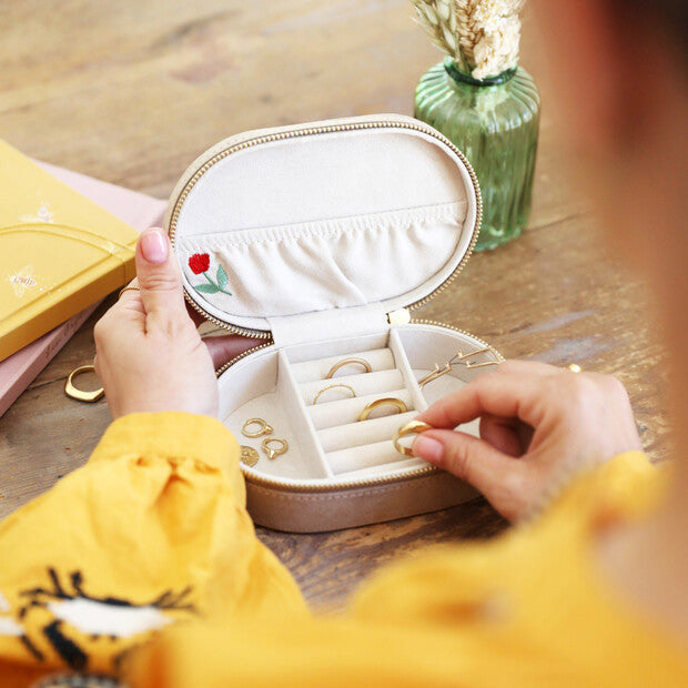 Women Embroidered Velvet Small Travel Jewelry Box Oval Shape Simple Storage Case For Rings Earrings Necklace Gift