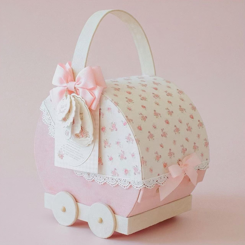 New Born Baby Pink Memory Cradle Box Custom Newborn Baby Clothes Bib Socks Packaging Gift Box Sets Newborn Box with Bow Handle
