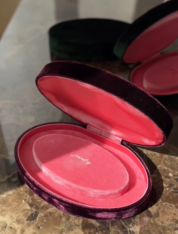 Oval Green Necklace Earrings Jewelry Box