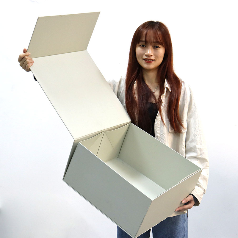 Large Paper Cardboard Magnetic Closure Folding Clothing Cosmetic Skincare Set Gift Storage Packaging Box