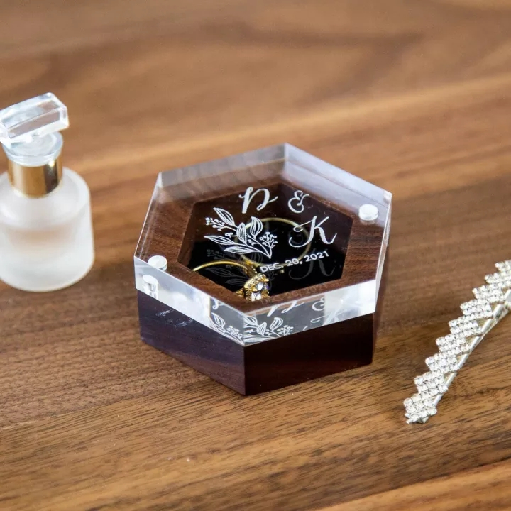 Customized Logo Mini Retro Portable Transparent Acrylic Cover Hexagonal Wedding Earrings Ring Storage Box With Wooden Base