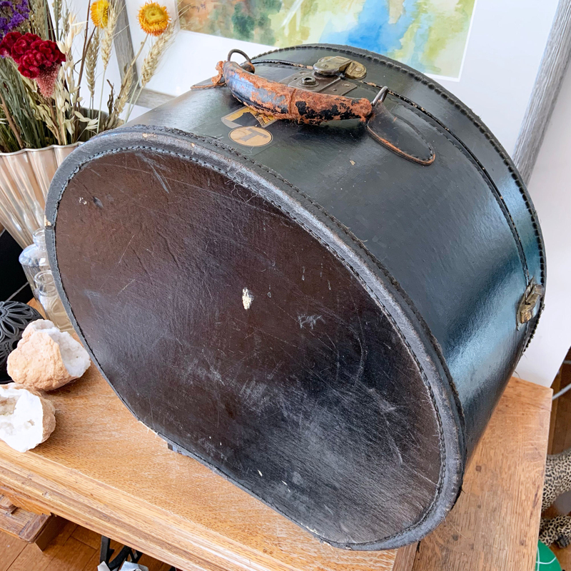 Antique Hat Box Case Custom Leather Cowboy Hat Box Storage Large Round Metal Bar Lock Hat Travel Case Packaging with Handles