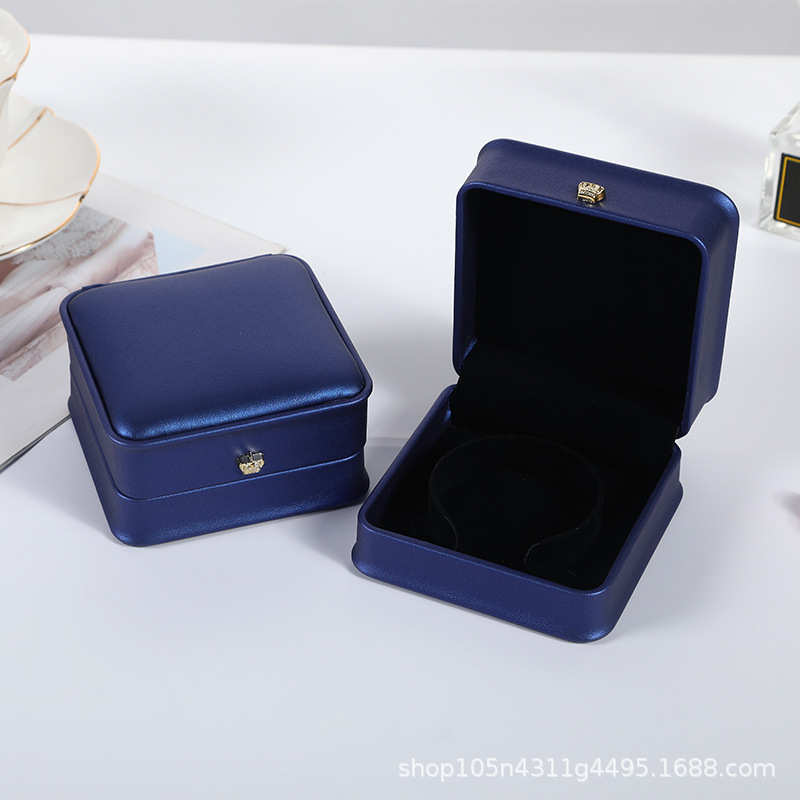 Custom Leather Jewelry Box For Pendant Embossing Logo Packaging Set For Gift Jewellery Box