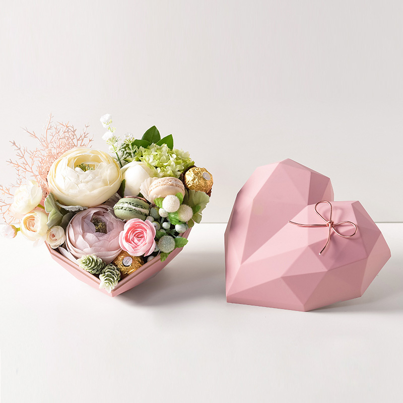 Exquisite High-End Heart Acrylic Valentine's Day Rose Flower Gift Box Empty Rigid Box for Present Packaging