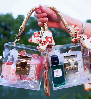 New Arrival Clear Acrylic Wedding Gift Box Square Metal Lock Makeup Organizer Gift Storage Box For Friend