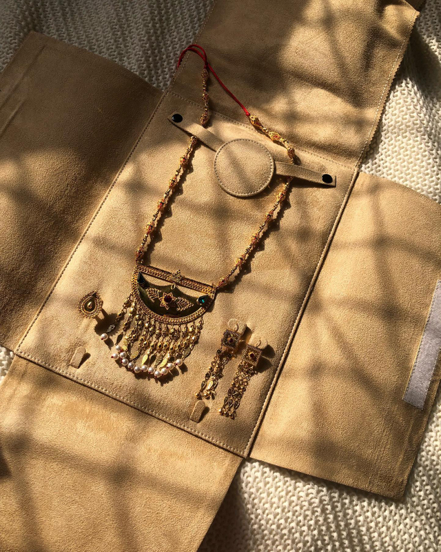 Luxury Leather Jewelry Suitcase Storage Box Soft Fabric Roll Pouches Wooden Jewelry Organizer Roll Earring Ring Pendant Gift Box