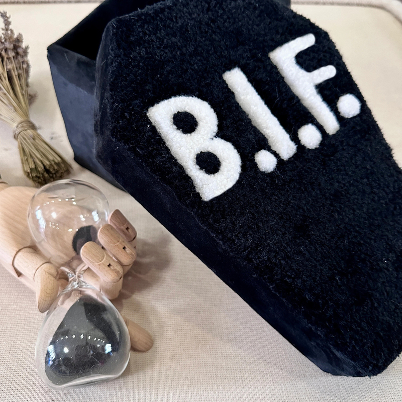 Hand Coffin Shaped Paper Earring Necklace Jewellery Box Packaging Halloween Gothic Velvet Towel Embroidery Jewelry Box Organizer