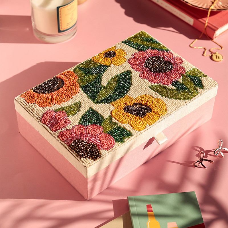 Handmade White Flower Embroidered Beaded Jewelry Wood Gift Box Fabric Jewelry Ring Box Packaging Luxury Jewelry Storage Box Set