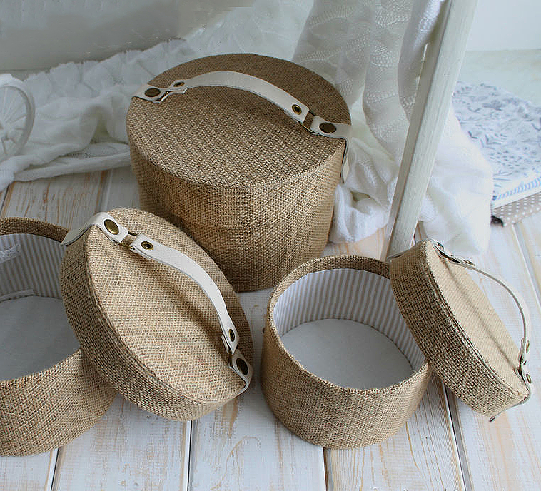 Handmade Natural Jute Burlap Storage Basket Portable Packaging Paper Box with White Handle Round Storage Decoration Box