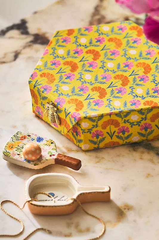 Customizable Watch And Bracelet Box Floral Fabric Design Ring Box Storage Little Bee Logo Paper Magnetic Necklace Box Packaging