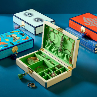 Custom Jewelry Organizer Box Animal Pattern Lacquered Wood Watch Jewelry Box Packaging with Bag for Necklace Bracelet Earrings