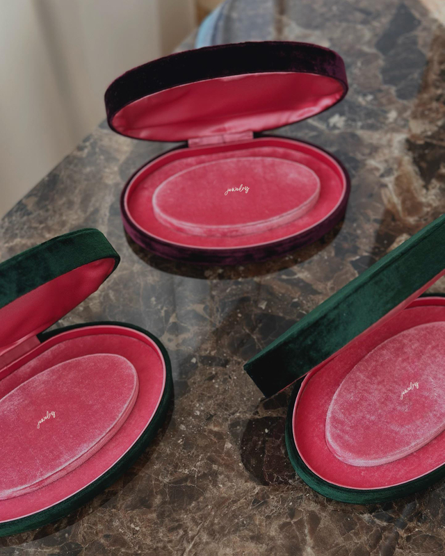 Oval Green Necklace Earrings Jewelry Box